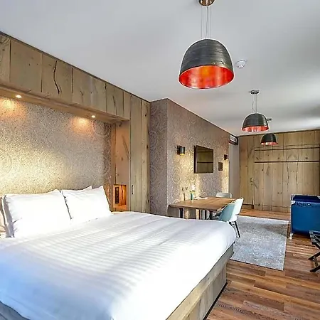 Brasserie-hotel Antje De Statie 3*