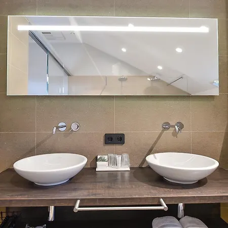 Brasserie-hotel Antje De Statie 3*