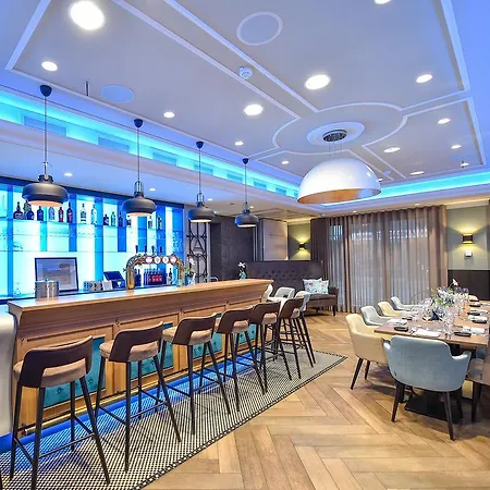 Brasserie-hotel Antje De Statie 3*