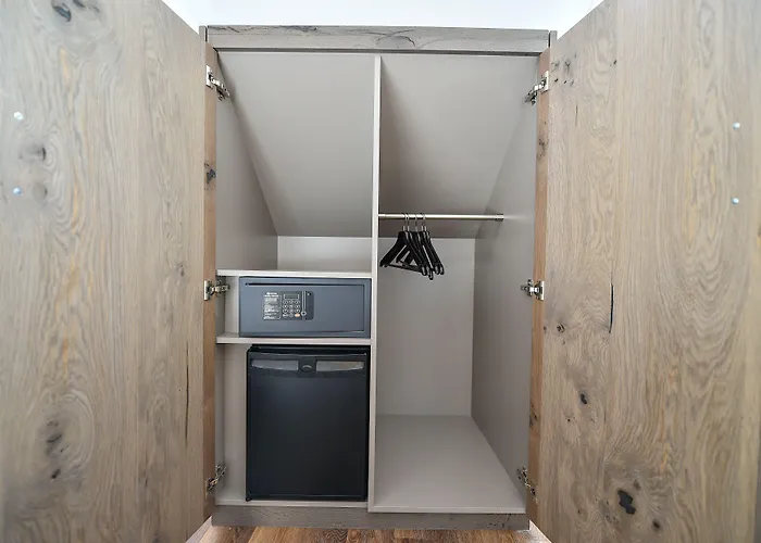 Brasserie-hotel Antje De Statie Отель