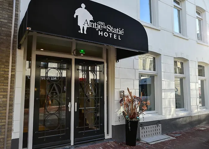 Brasserie-hotel Antje De Statie Отель 3*