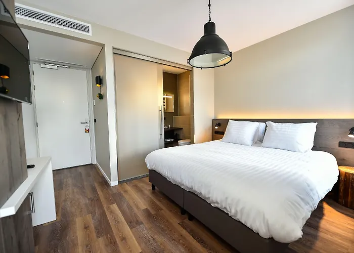 Brasserie-hotel Antje De Statie فندق فيرت