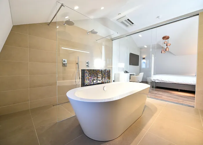 فندق Brasserie-hotel Antje De Statie 3*