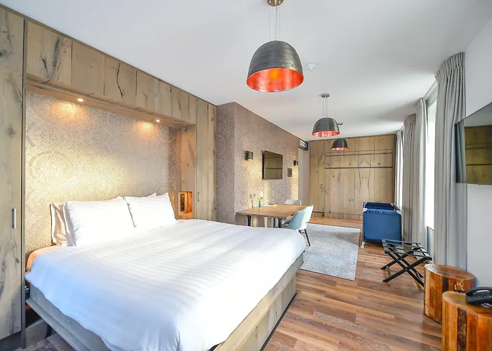 Brasserie-hotel Antje De Statie فندق