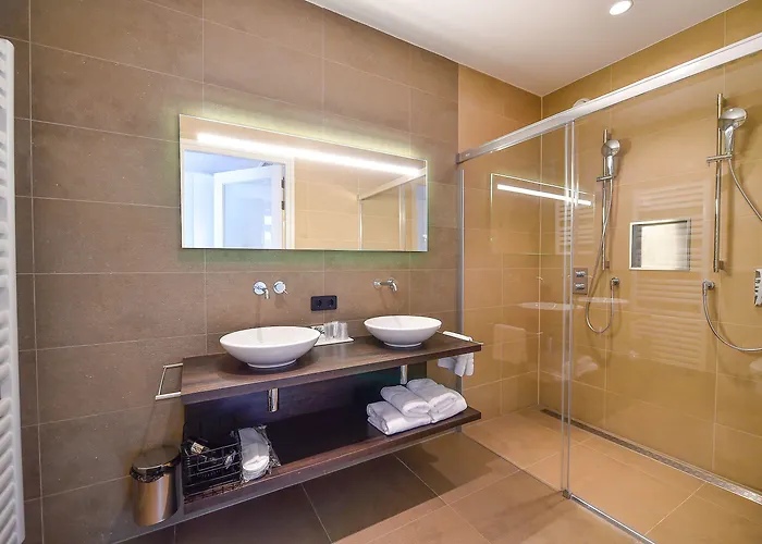 Brasserie-hotel Antje De Statie فندق فيرت