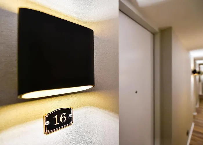 فندق Brasserie-hotel Antje De Statie 3*